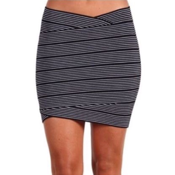 Striped bandage/bodycon mini skirt - Picture 2 of 4